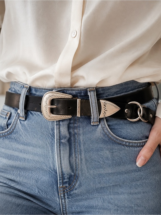 Accessories - Vintage 100% Genuine Leather Western Belt Black Silver Concho Hardware Size M/L